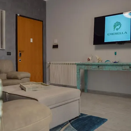 Emerella Luxury Suites Grotteria Apartment